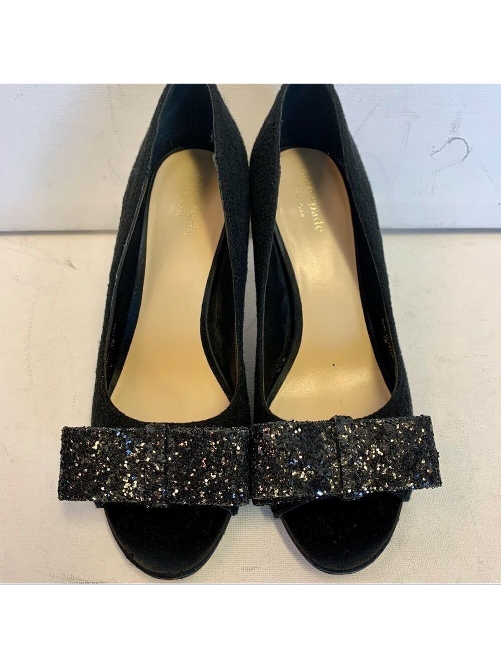 Kate Spade black glitter bow peep toe heels size 7 - Picture 3 of 6